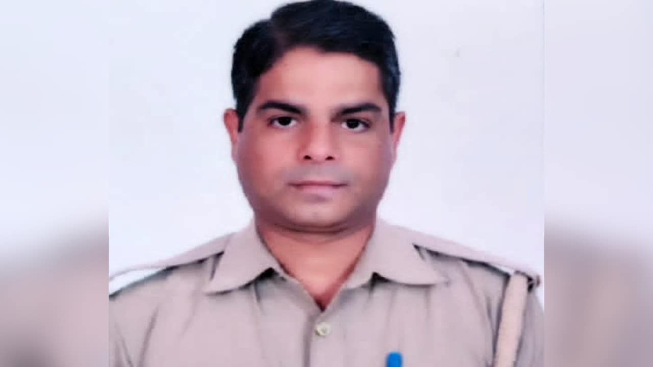 up police constable dies his body found in the room in Bareilly