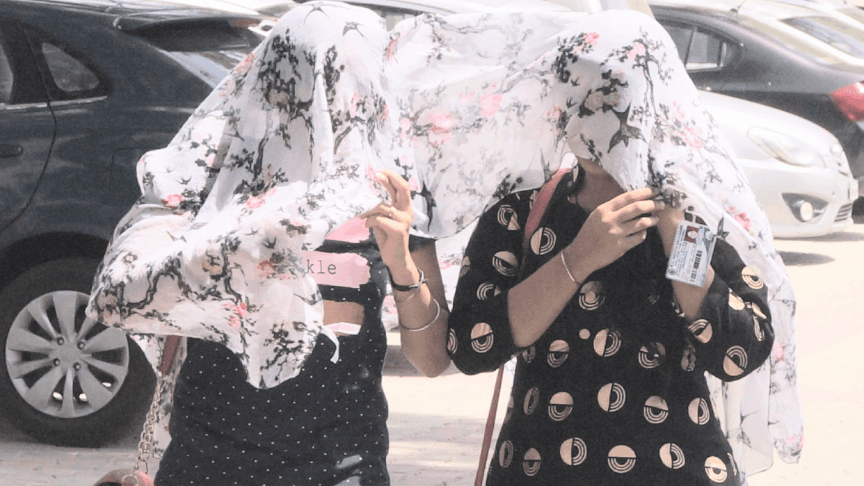 delhi ncr weather today Red alert in Faridabad temperature crosses 44 degree Celsius due to heatwave