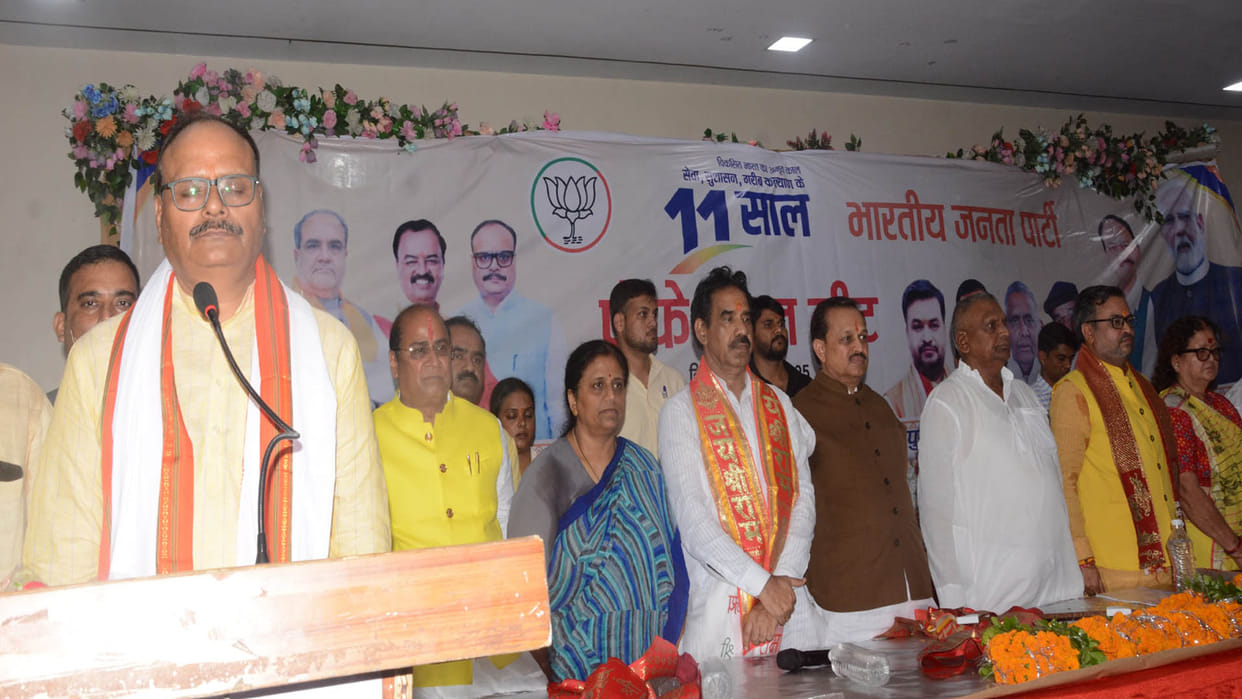 Kanpur: Deputy CM postponed Prabuddh Sammelan on the information of plane crash