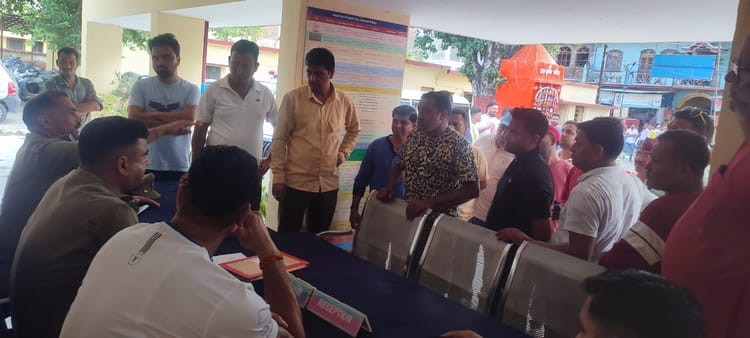 Uttarakhand: पूर्व छात्र संघ अध्यक्ष के साथ यात्रा पर आए युवकों ने की मारपीट, पुलिस ने तीन को हिरासत में लिया