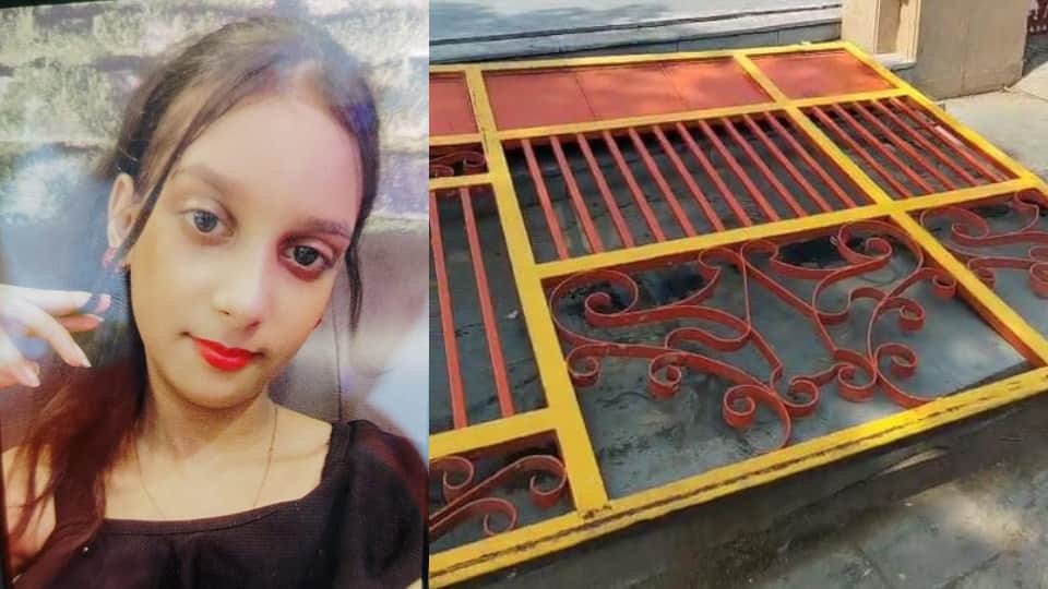 Girl student died after main gate of Yamuna Bank Park fell on her head in Prayagraj see photos