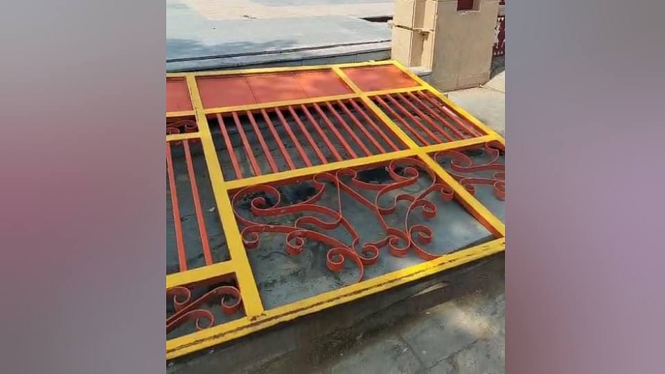 Girl student died after main gate of Yamuna Bank Park fell on her head in Prayagraj see photos