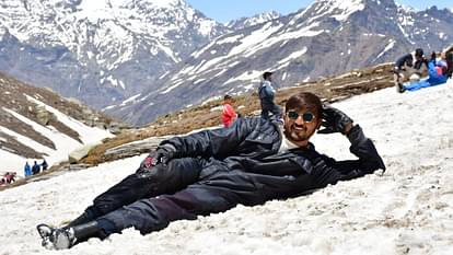 Himachal Tourism: ठंडक पाने के लिए ऊंचाई वाले क्षेत्रों में पहुंच रहे पर्यटक, ग्रामीण इलाकों में होम स्टे पैक Himachal Tourists are reaching high altitude areas to get cool homestays are packed in rural areas
