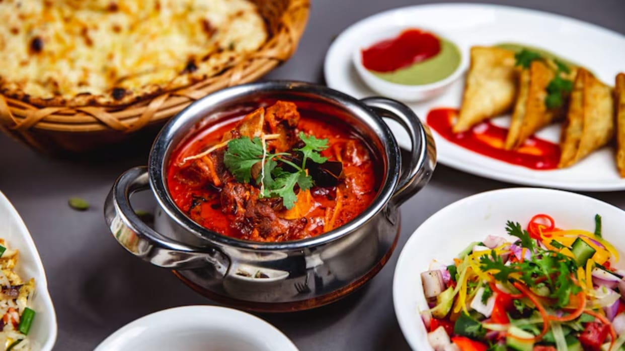 restaurants and hotels are not refraining from charging service fee Despite the strictness
