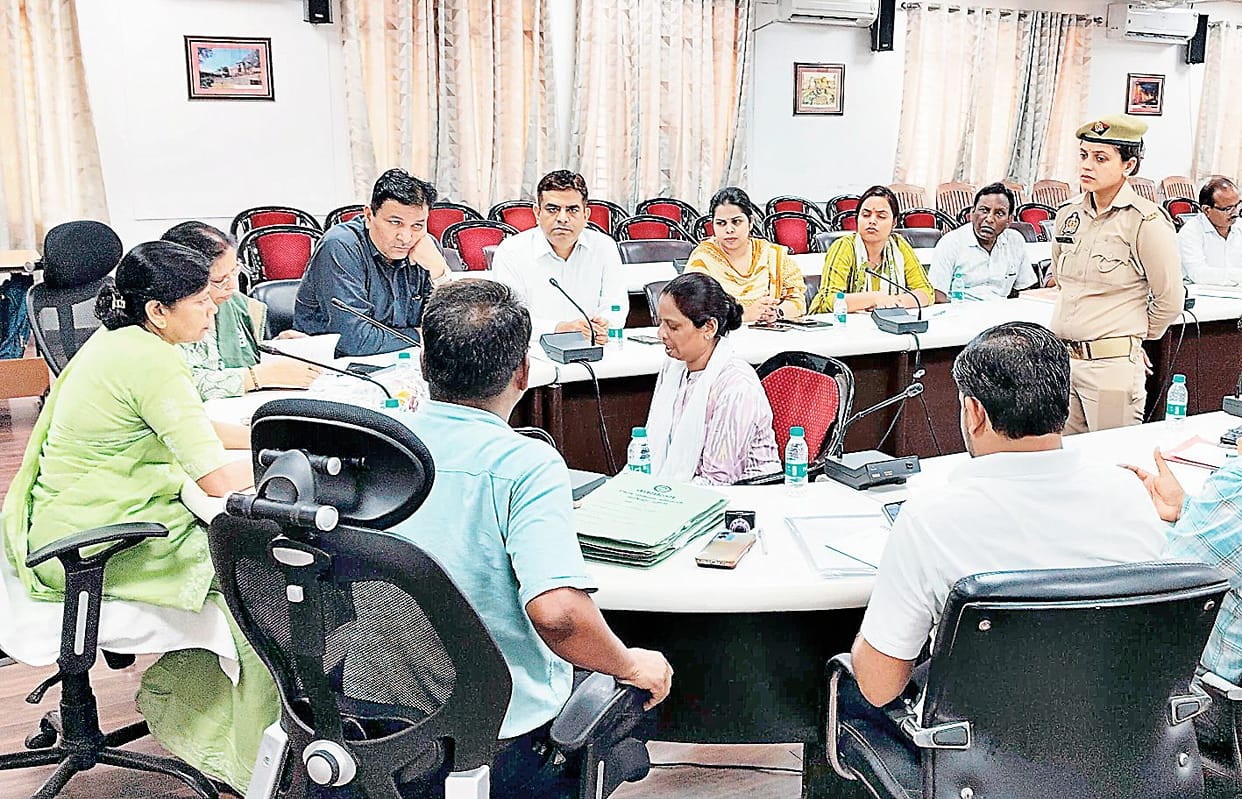 What are the guards on duty taking salary for : Anupama Singh Lodhi