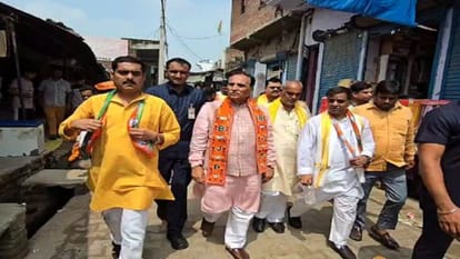 कटरा में भाजपा नेताओं के साथ गुजरात के पूर्व सीएम विजय रूपाणी