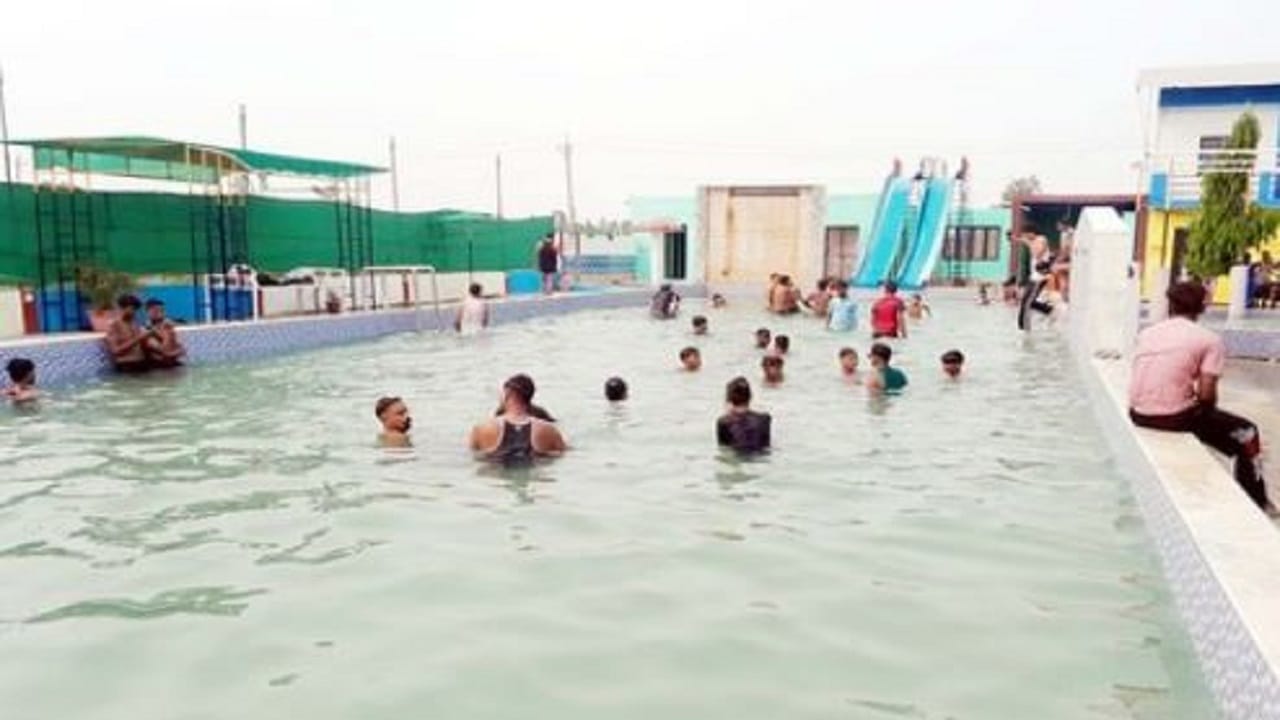 man suddenly fell into three feet deep water in a water park and died in shahjahanpur