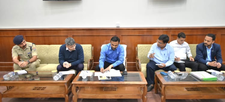 अंतर्राष्ट्रीय योग दिवस: गैरसैंण में कार्यक्रम को लेकर अपर सचिव ने अधिकारियों के साथ की बैठक, दिए दिशा निर्देश