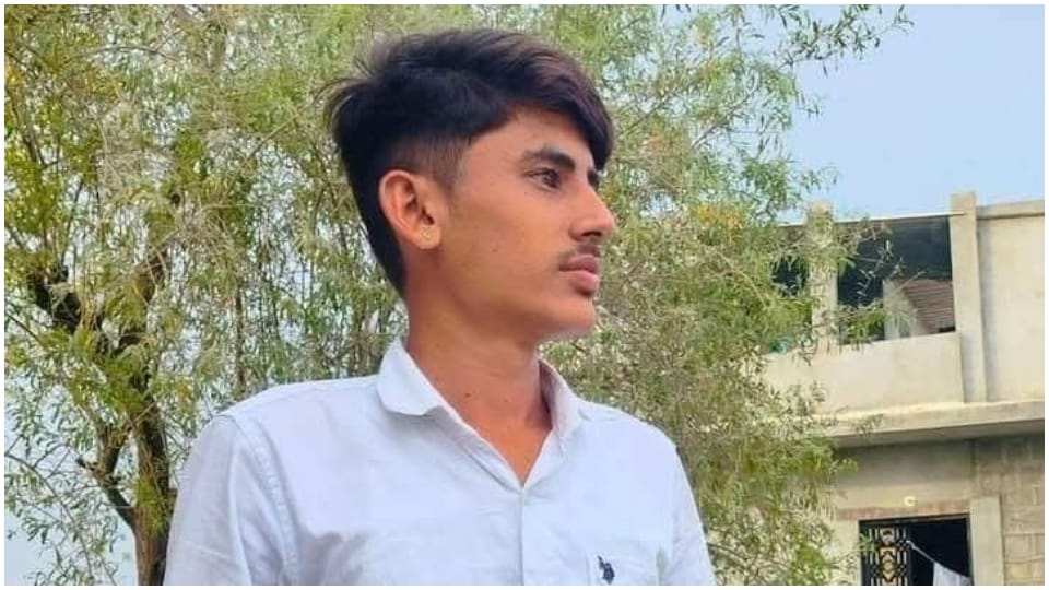 MBBS Student Death in Ahmedabad Plane Crash Father Did Labor Work To Make Son Doctor Know Details in Hindi