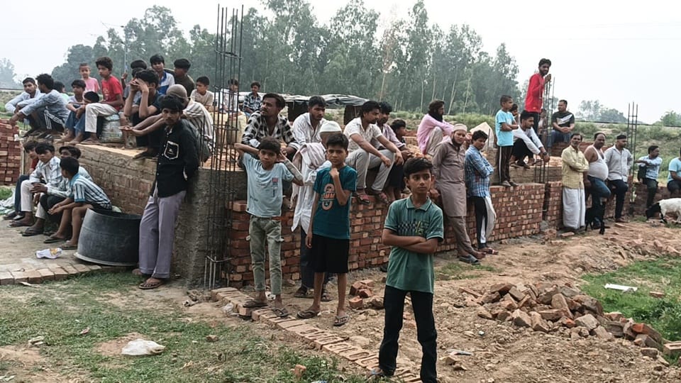 Man shot his wife in head and killed her in front of his daughters in Moradabad