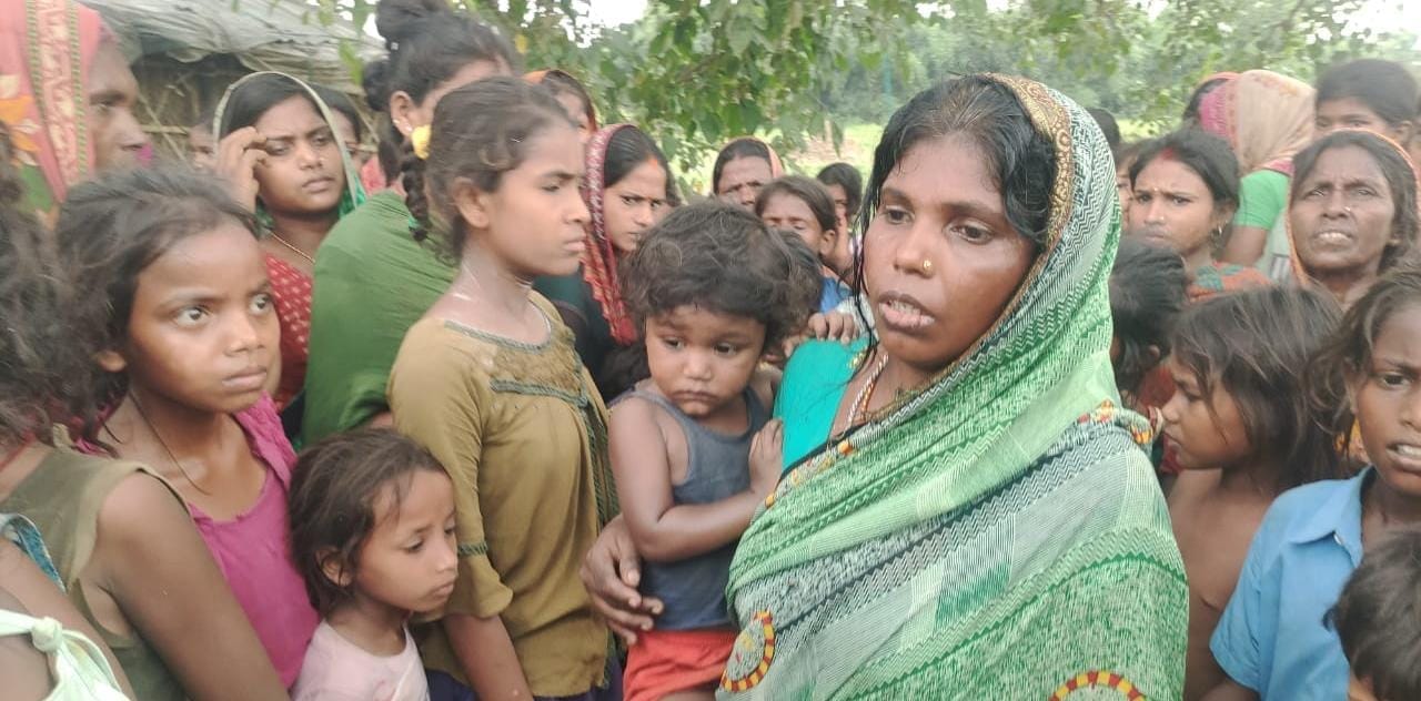 घटना के बाद लगी भीड़।