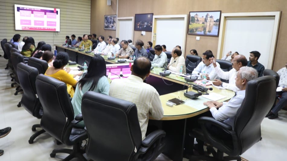 Indore News: E-Office System to be Implemented in All Divisional Offices by July 15