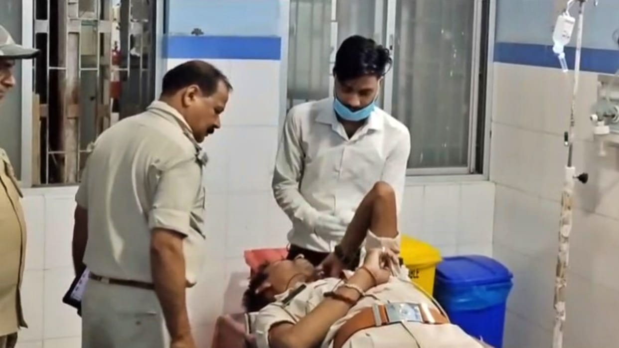 Buxar News: Retired Inspector's son stabbed ASI with knife while he was trying to resolve domestic dispute