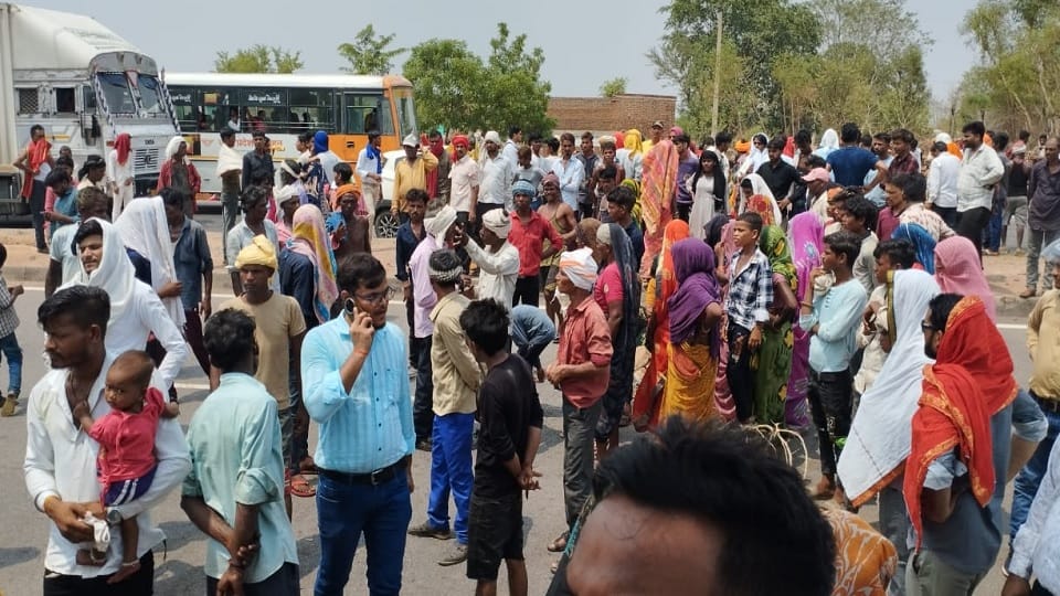A laborer who went to work in Kanpur died under suspicious circumstances