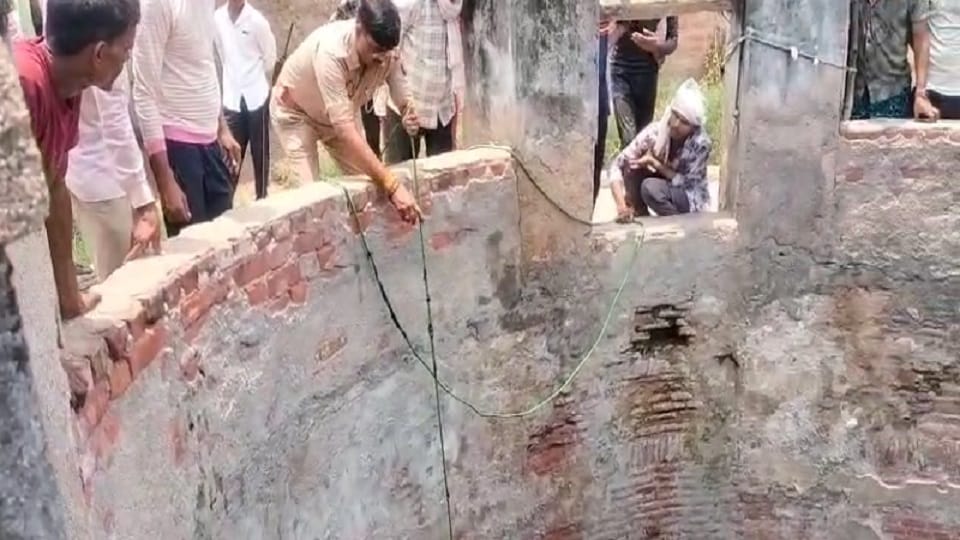 daughter not see mother being beaten by father she jumped into well