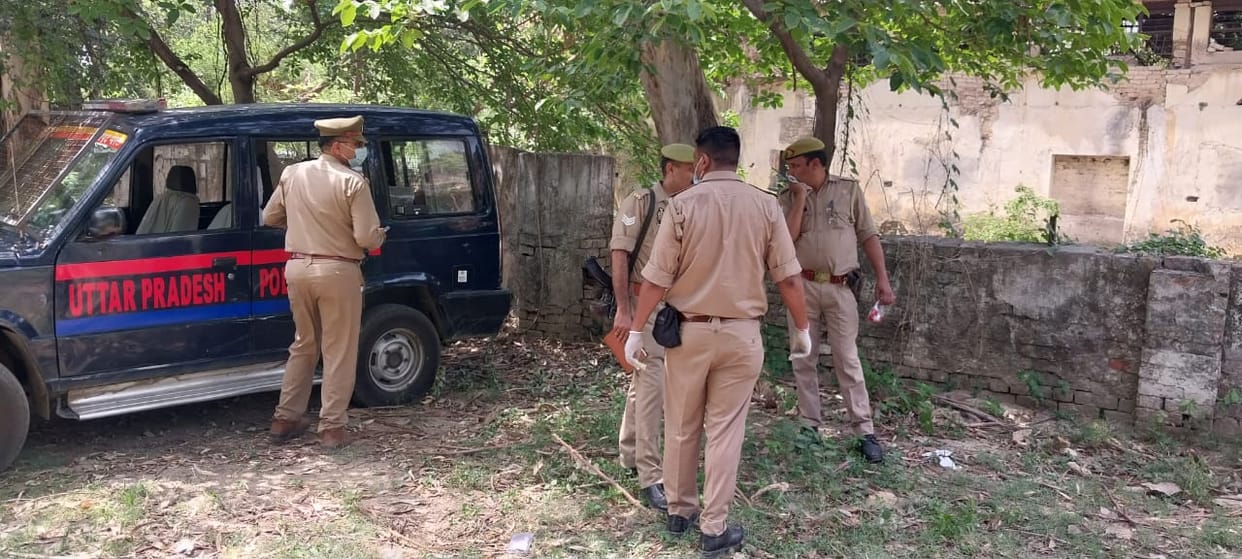 Meerut: Man found hanging from mango tree in Sarurpur, police investigating
