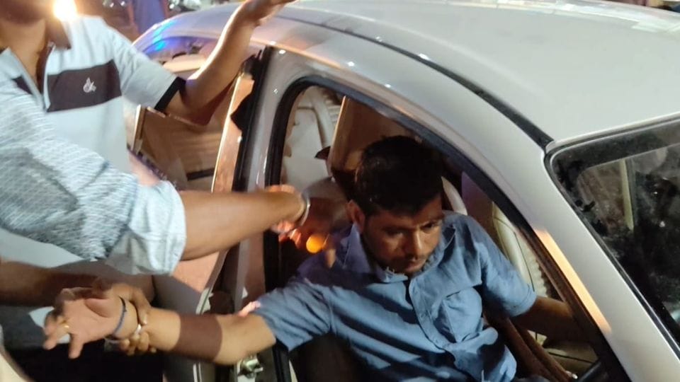 drunken youth locked himself in his car and blocked the road In Pendra