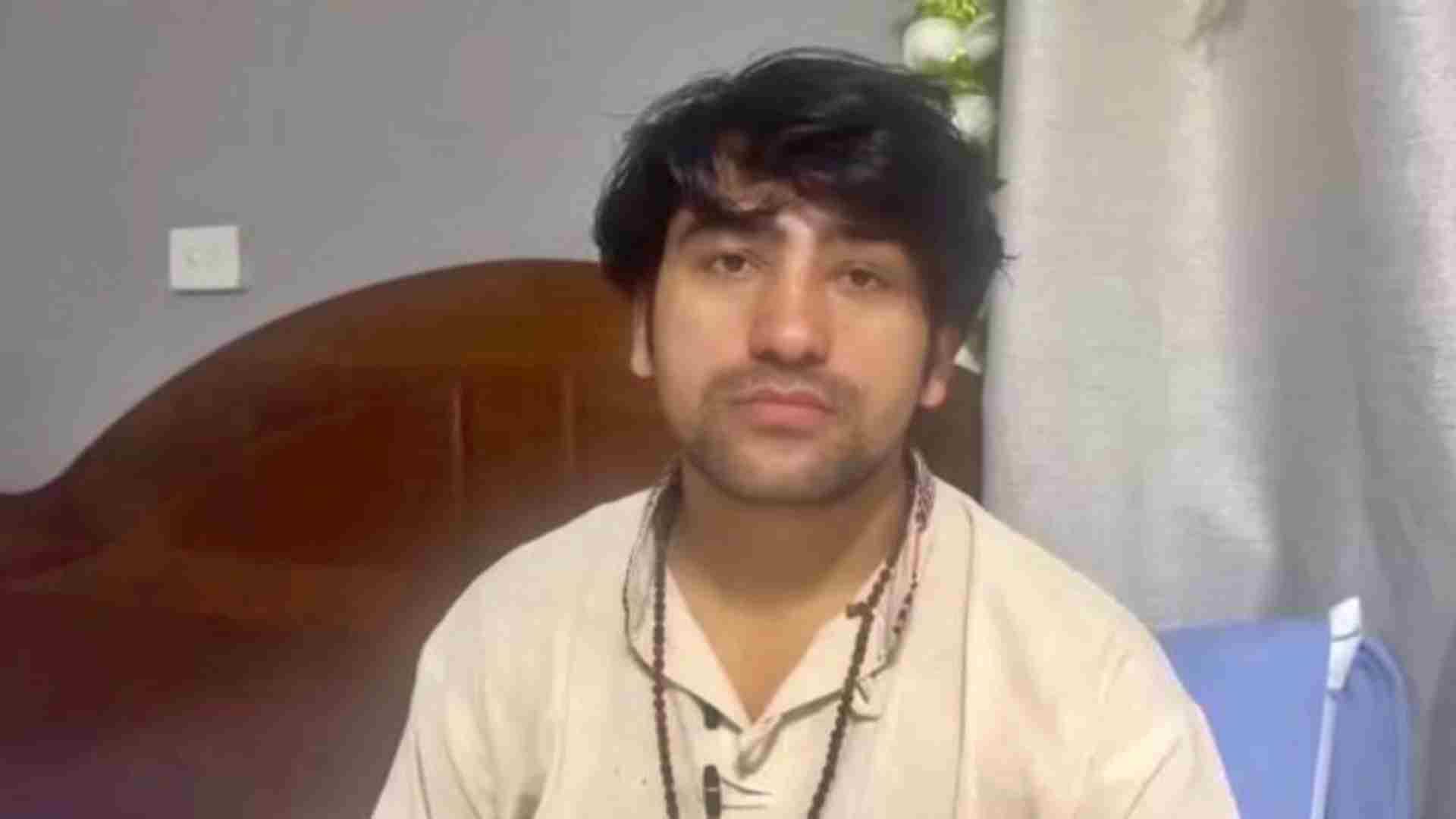 पंडित धीरेंद्र शास्त्री।