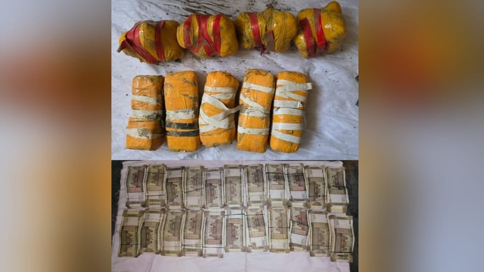 ANTF Amritsar caught two smugglers recovered heroin and drug money