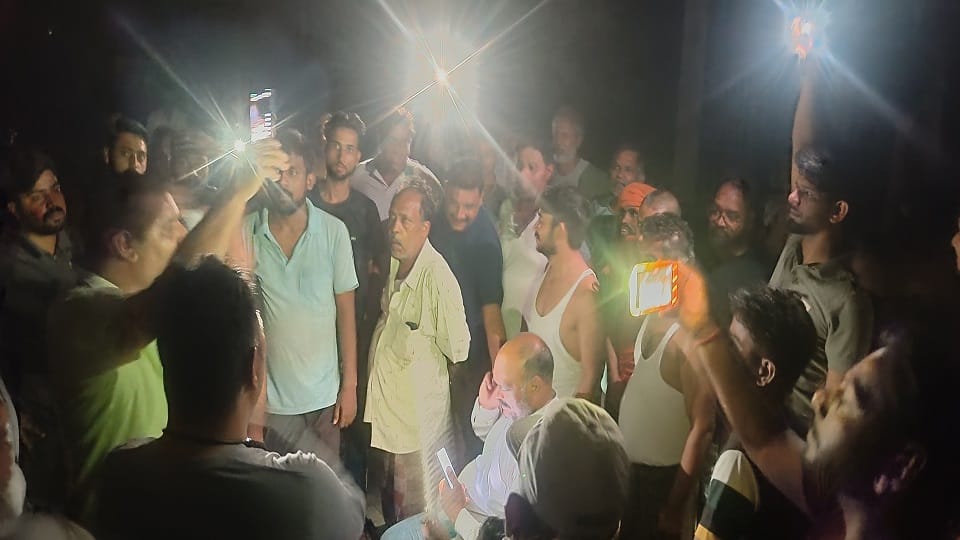 Electricity failure at night, one lakh people suffer from heat