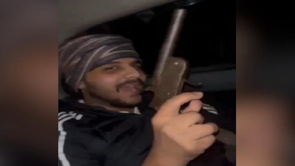 Muzaffarnagar: Five youths riding in a car moving on the highway, waving pistols and weapons, watch video