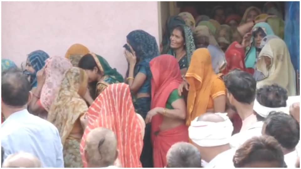 Ahmedabad Plane Crash: Gwalior MBBS student Aryan Rajput funeral painful pictures Hindi news