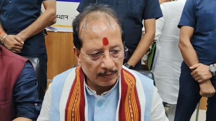 Bihar News: 'लालू यादव रिटायरमेंट की उम्र में, मानसिक स्थिति बिगड़ी',  डिप्टी CM विजय सिन्हा का हमला