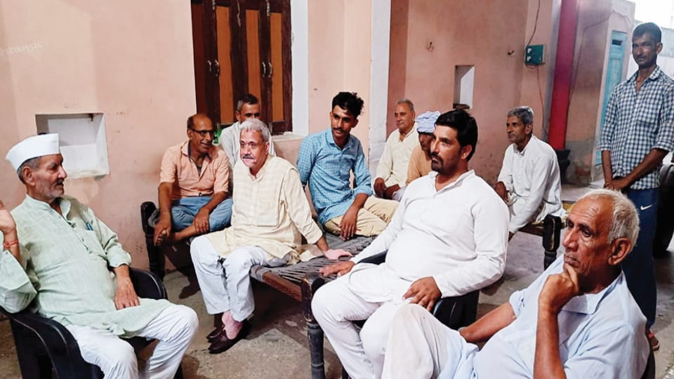 Heart Attack Deaths in Boodhpur Baghpat, 12 People Die in 15 Days, Locals Blame Contaminated Drain Water