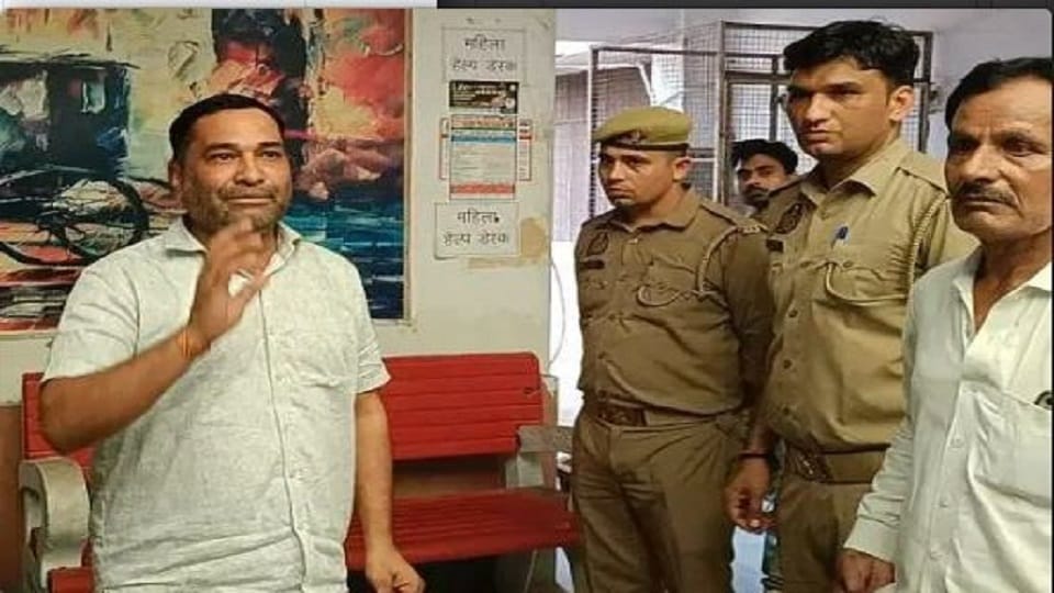 firozabad news hotel manager case