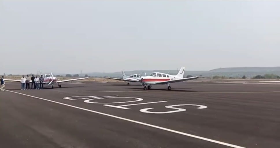 Jhalawar News: Jhalawar's Kolana Airport runway is ready, five planes landed simultaneously