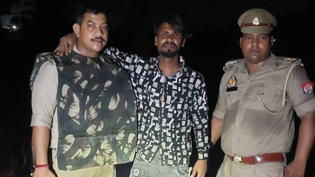 Gorakhpur police arrested the accused of molesting a mentally challenged woman, three injured in the encounter
