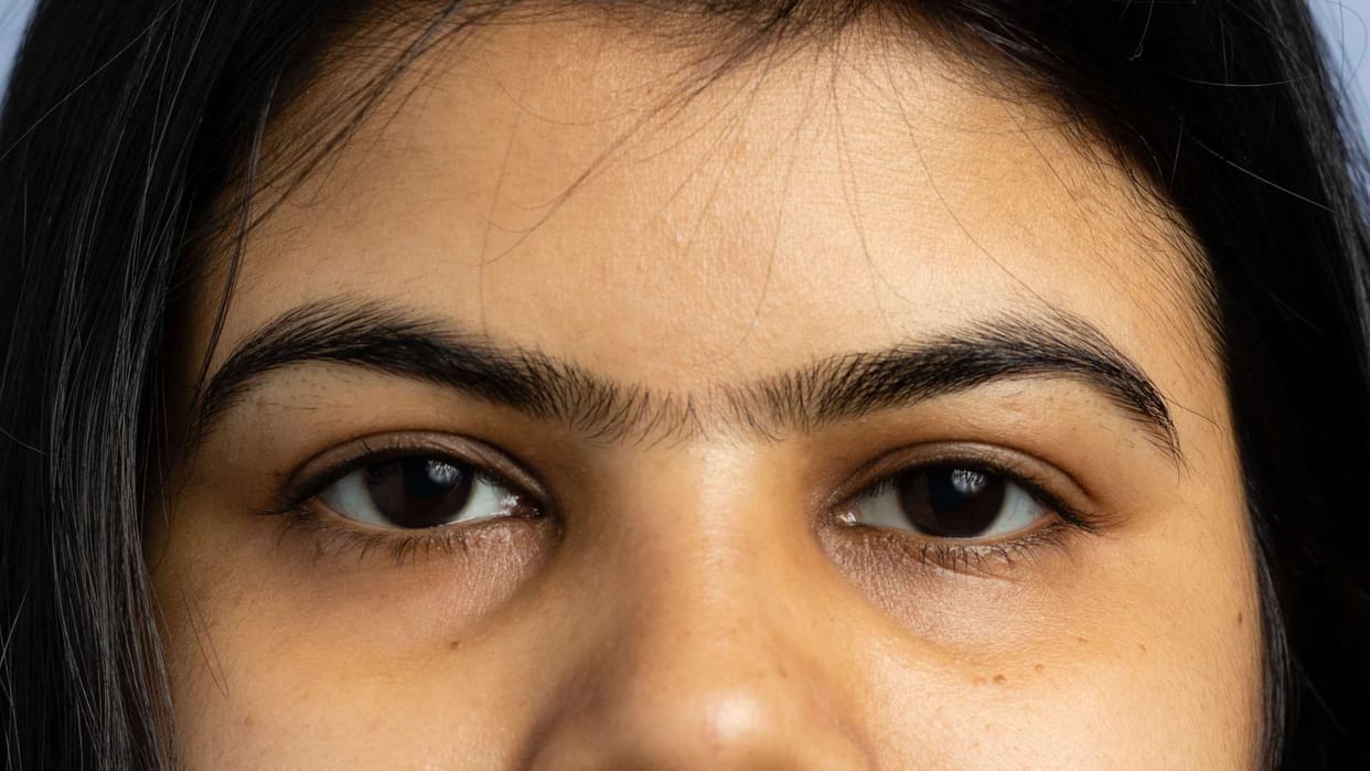 Samudrik Ahastra joint eyebrows meaning in astrology in hindi lucky or unlucky