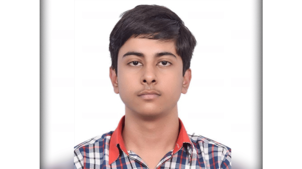 firozabad residents Mukesh Tanmay gets first position in uttar pradesh in neet ug result 2025