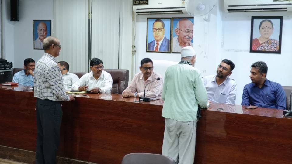 Pension court was organized at headquarters of Madhyanchal Vidyut Vitran Nigam in Lucknow