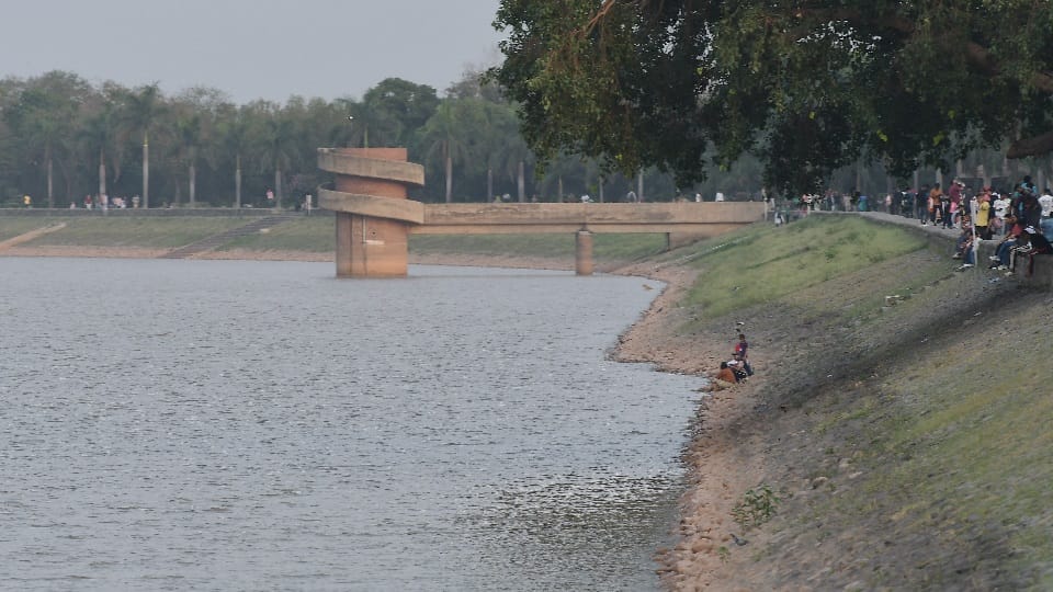 Girl jumped into Sukhna Lake Chandigarh divers rescued her