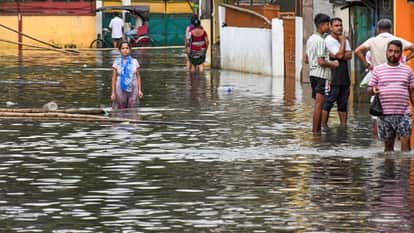 Weather Heavoc Mumbai and other parts of India IMD Rainfall alert monsoon rain waterlogging rescue hindi news