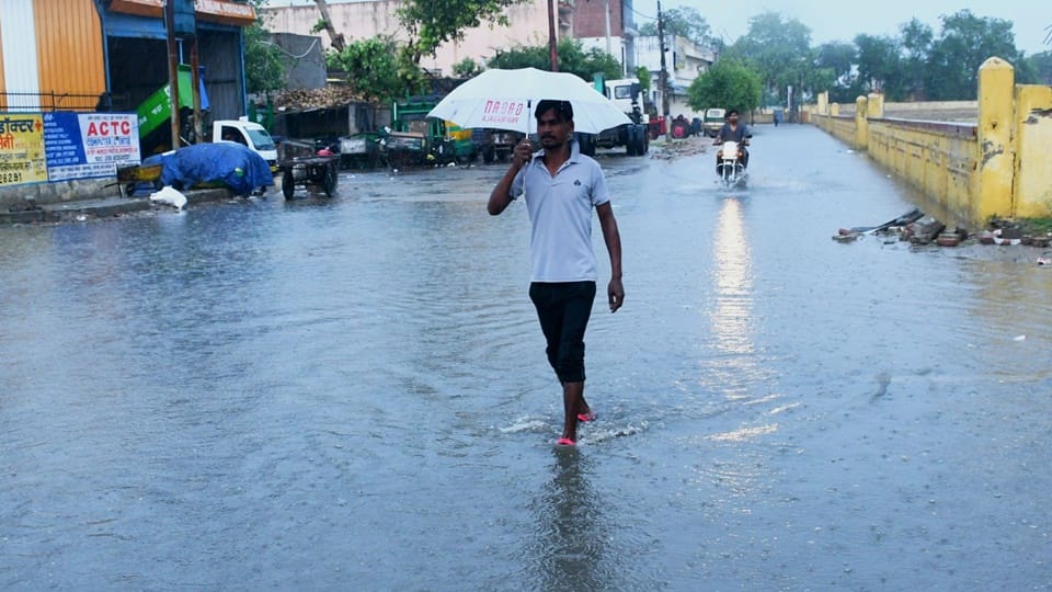 Indore Weather News Monsoon Arrives Temperature imd mausam rain