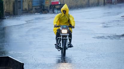 Temperatures dropped by eight degrees due to rain, humidity troubled, no respite from heat in western UP