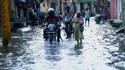 Temperatures dropped by eight degrees due to rain, humidity troubled, no respite from heat in western UP