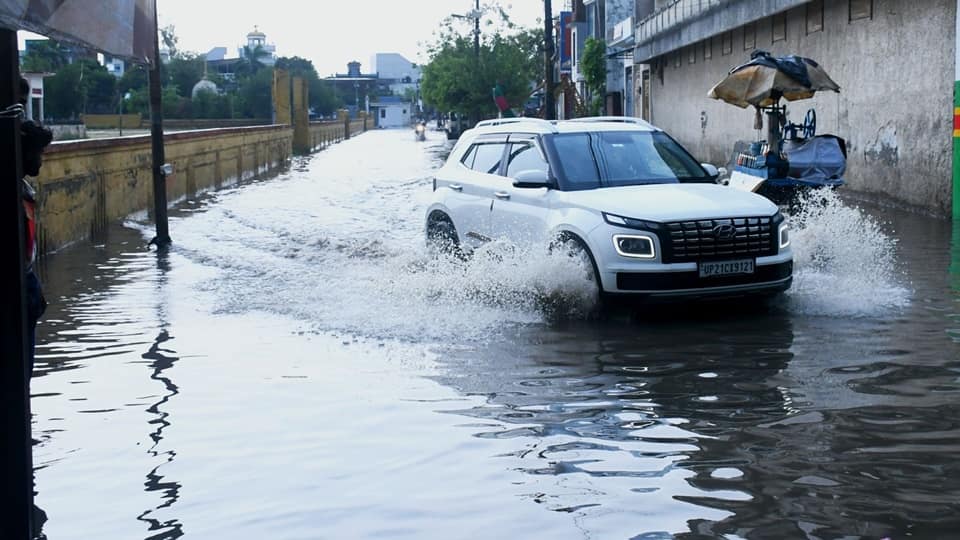Temperatures dropped by eight degrees due to rain, humidity troubled, no respite from heat in western UP