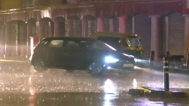 दिल्ली एनसीआर में तड़के शुरू हुई बारिश...