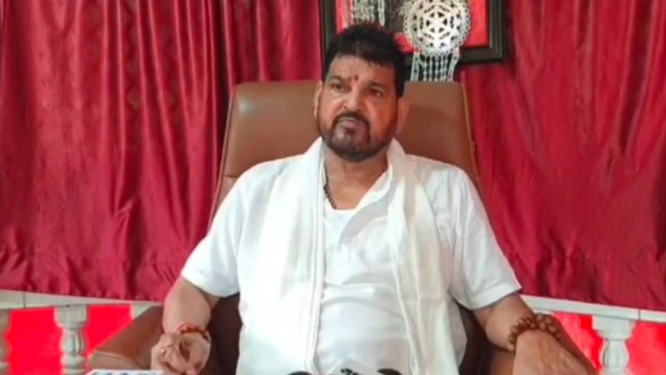 Brij Bhushan Sharan Singh said FIR should be lodged against Chandrashekhar On allegations of Dalit daughter