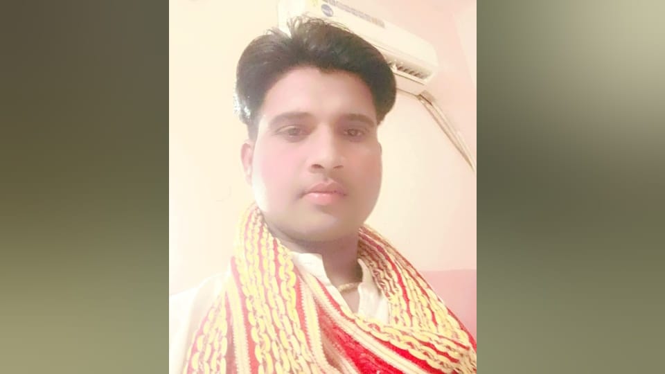 Kanpur Dehat Crime News: Lover Attacks Minor Girlfriend with Machete, Shoots Himself in Front of Police