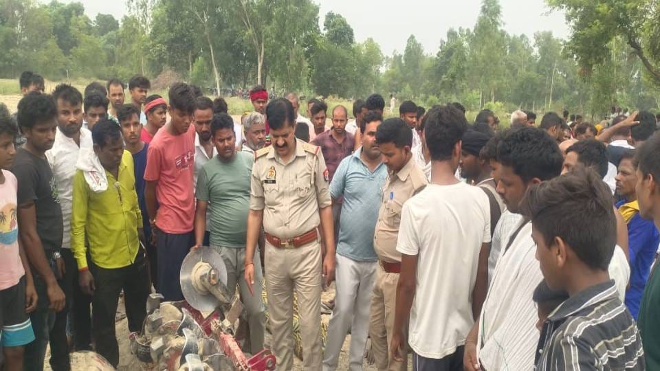 teenager died after getting stuck in rotavator while plowing field in Barabanki
