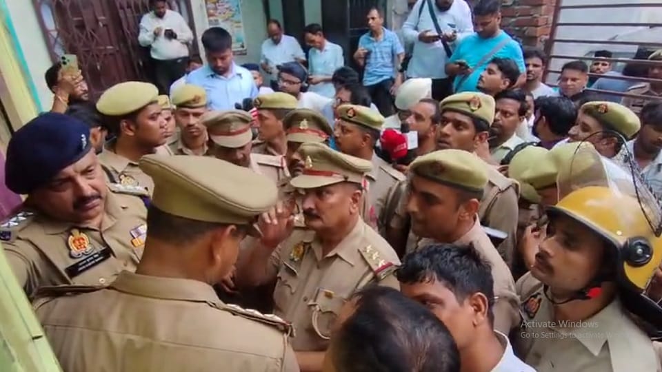 Maulana Tauqeer and his associates under srict police vigil in Bareilly