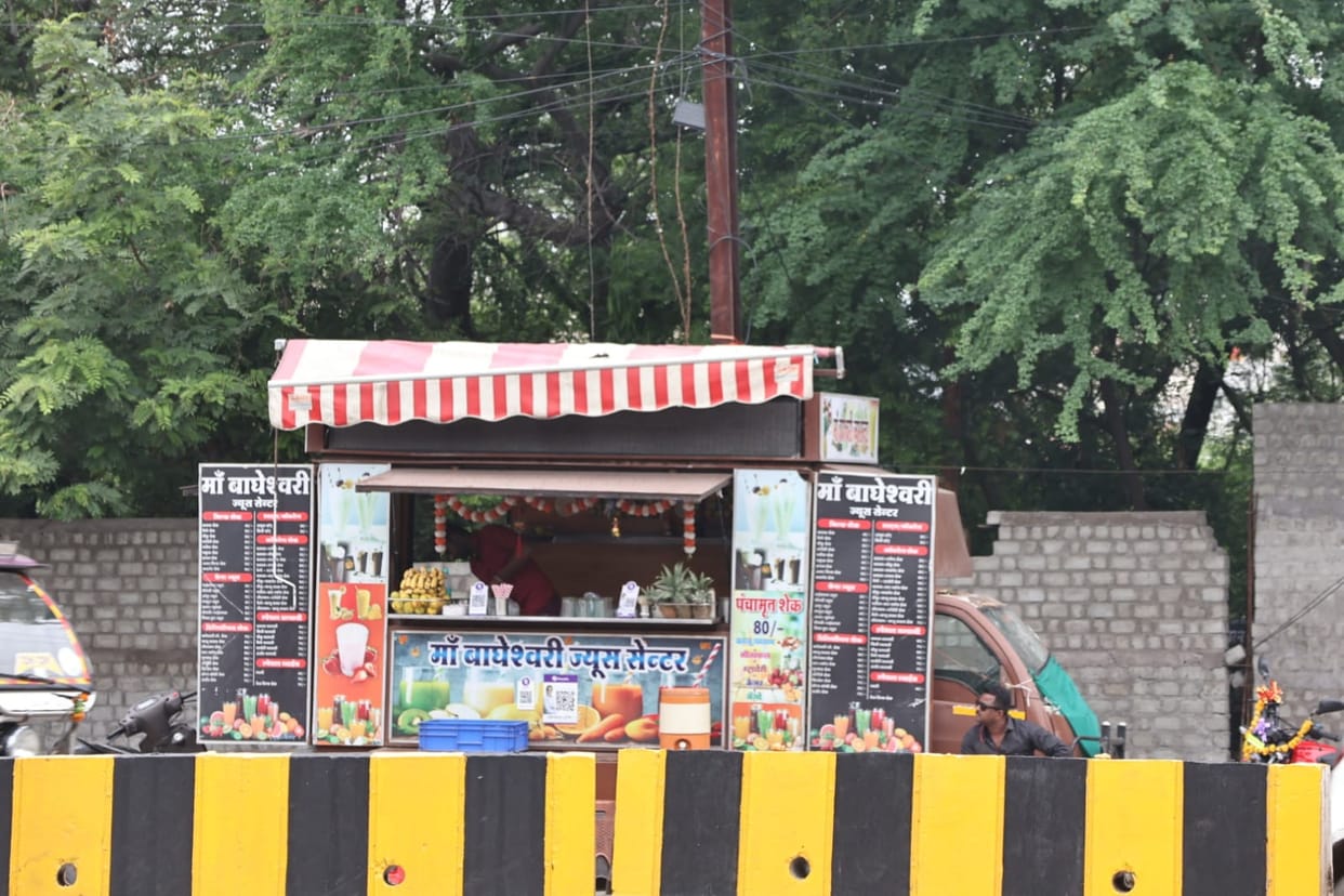 Indore: Administration is keeping a close watch on vehicles that have become mobile shops, notices issued to c