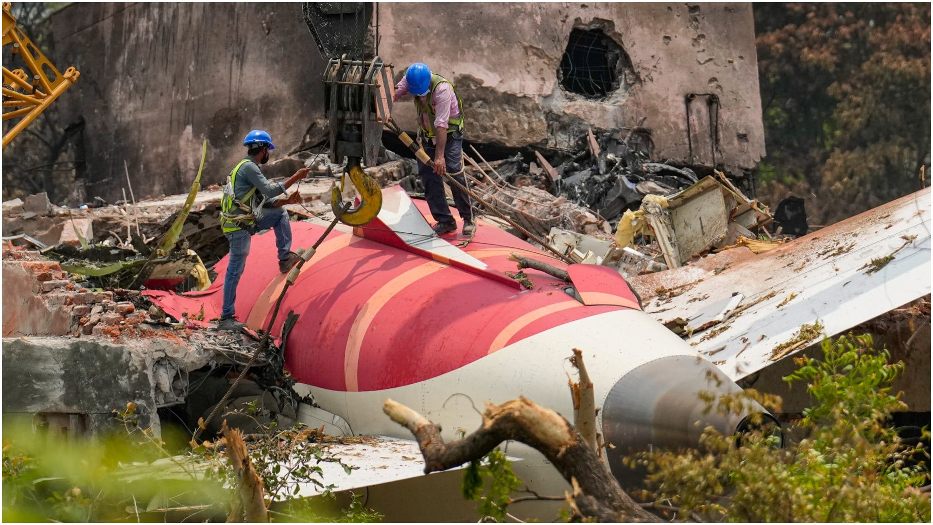 Ahmedabad Plane Crash Air India Aryan Viral Video May Prove to be Important in Investigation News in Hindi
