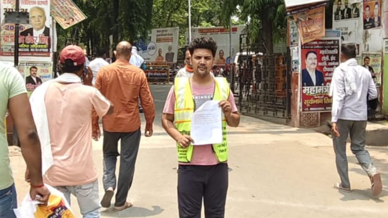 Social worker Aman Kabir met DM in varanasi expressed concern over deaths by drowning in Ganga