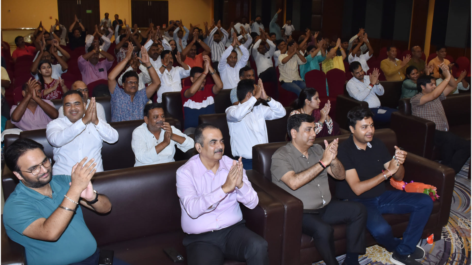 Famous poets gave their presentation in Kavya Cafe in Gorakhpur, it was organized by Amar Ujala