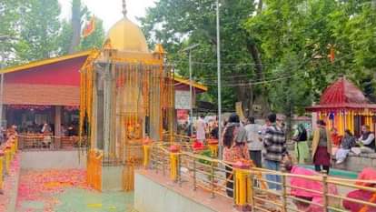 ह्यूस्टन के मंदिर में माता खीर भवानी की पूजा करने आए श्रद्धालु